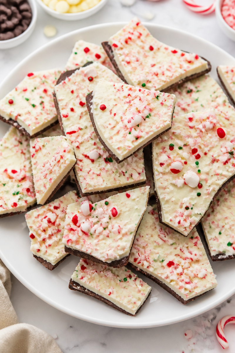 Easy No-Bake Peppermint Christmas Bark Easy No-Bake Peppermint Christmas Bark
